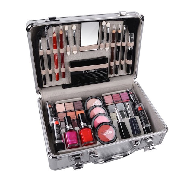 Miss Young Hollywood Style 2 Makeup Kit